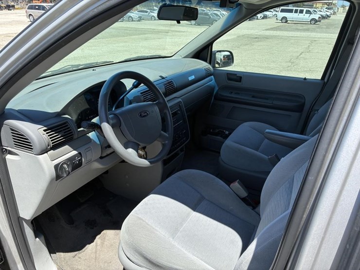 2004-ford-freestar-image-11