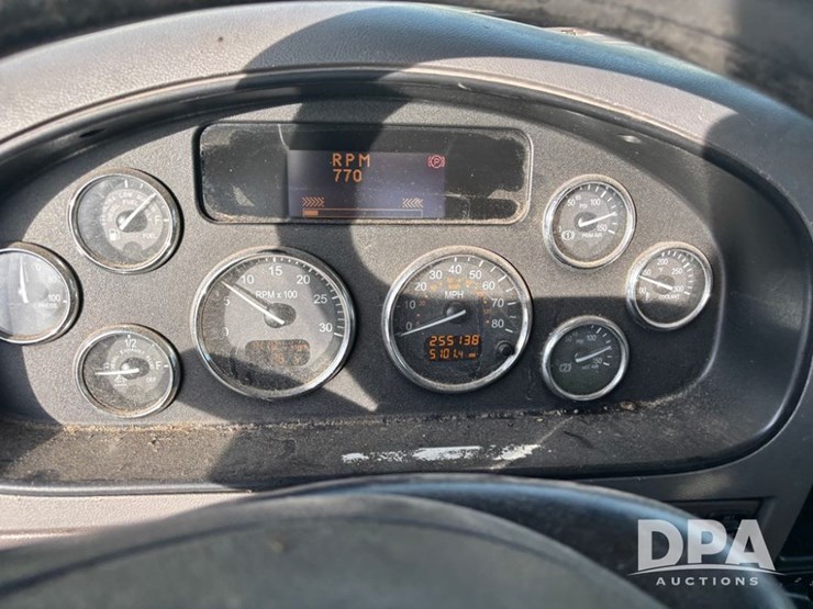 2013-peterbilt-337-image-71