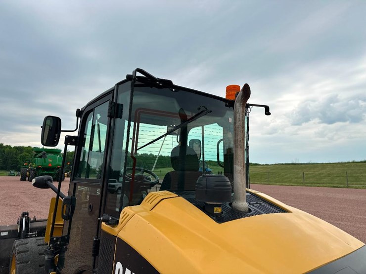 2019-caterpillar-906m-image-19
