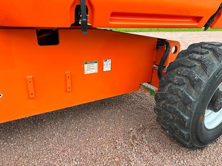 2008-jlg-600s-image-10