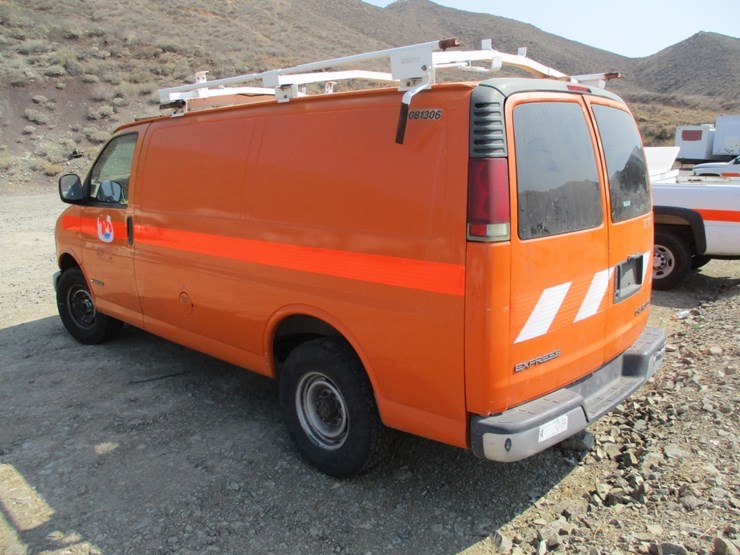 1999-chevrolet-express-3500-image-4