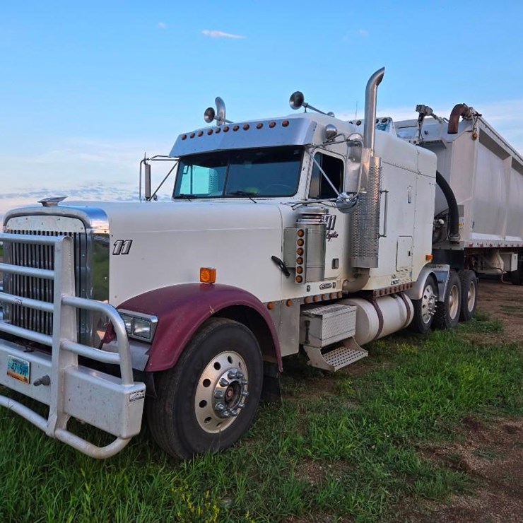 2000 PETERBILT 379
