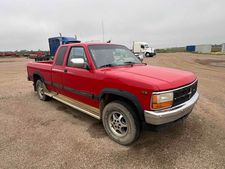 1996-dodge-dakota-image-3