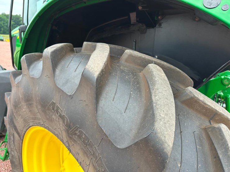 2014-john-deere-6115m-image-8