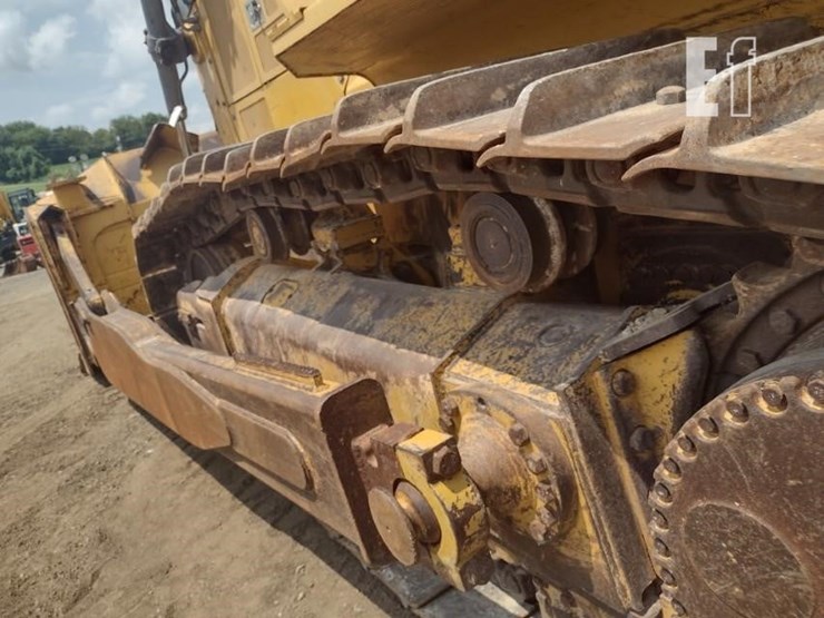 2011-deere-850k-image-23