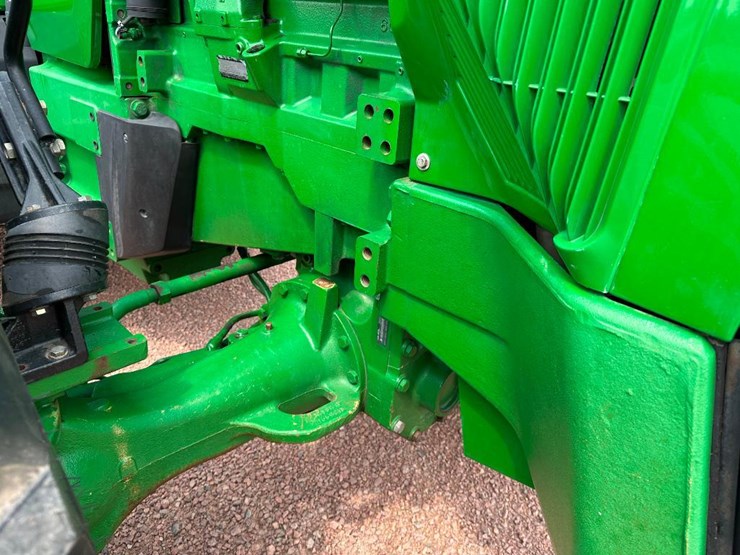 john-deere-8210-image-37