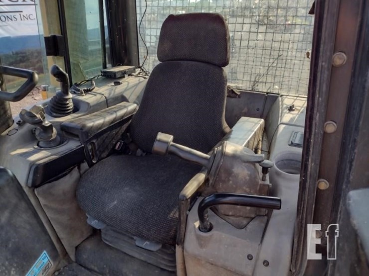2008-caterpillar-d6n-xl-image-13