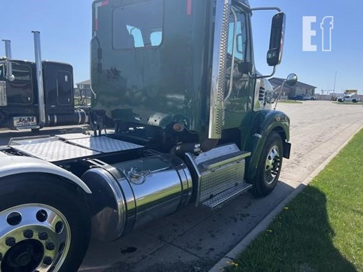 2015-freightliner-coronado-122-image-10