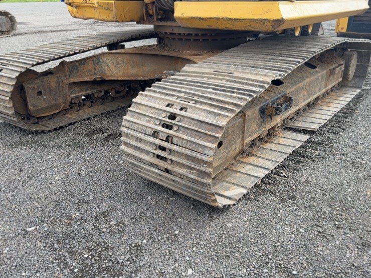 komatsu-pc210-lc-11-image-16