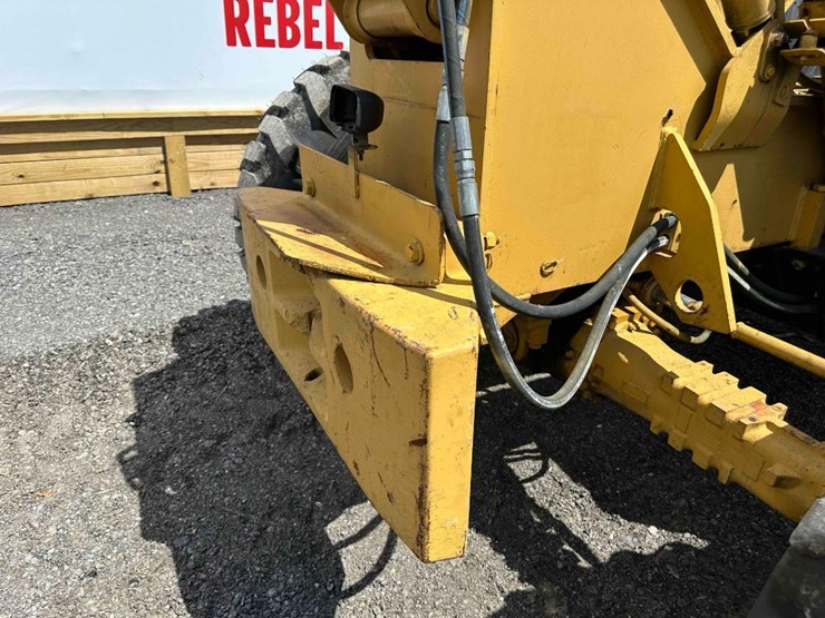 1999-caterpillar-th82-image-10