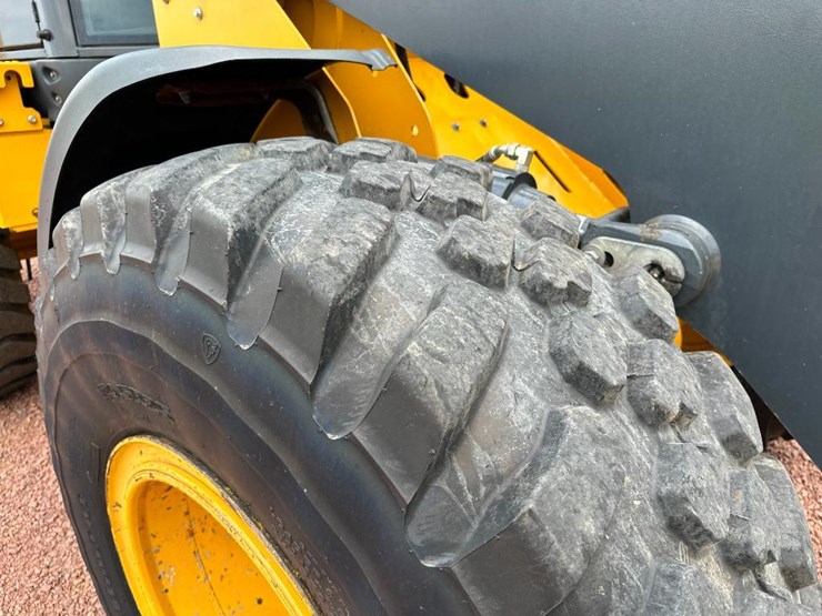 2018-deere-524kii-image-9