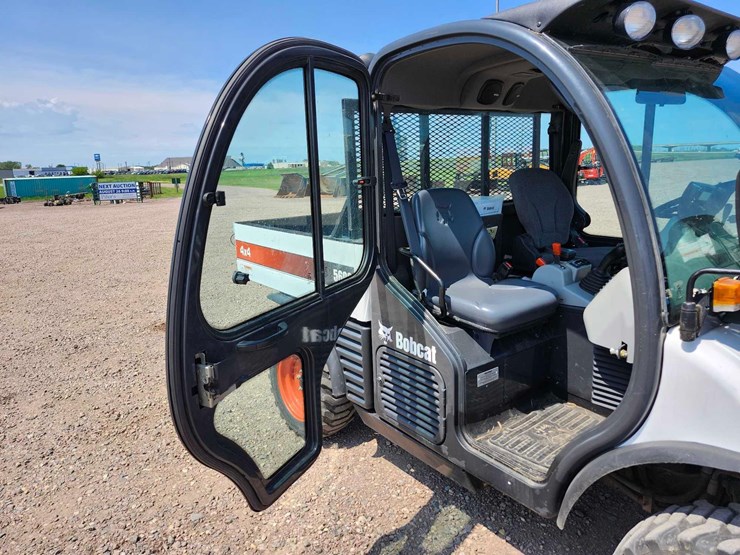 2016-bobcat-toolcat-5600-image-18