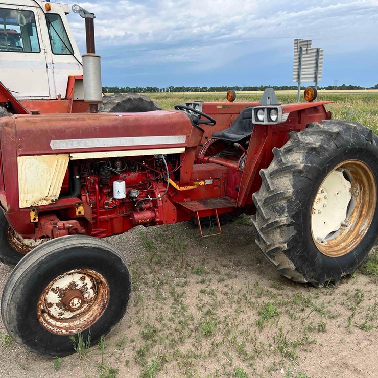 INTERNATIONAL 674