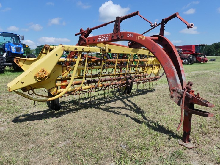 new-holland-256-image-1