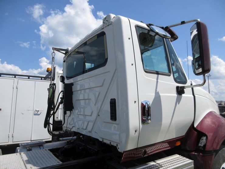 2014-international-prostar-image-4