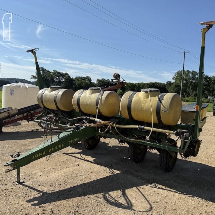 JOHN DEERE 7000