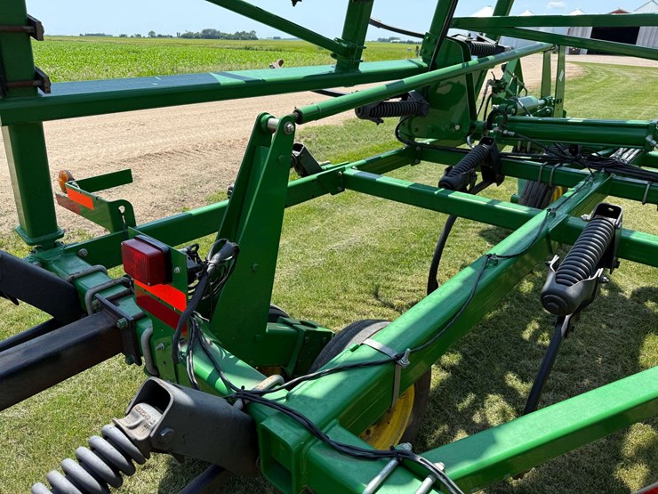 2011-john-deere-2410-image-36