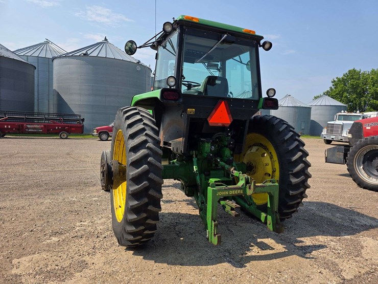 1990-john-deere-4455-image-16