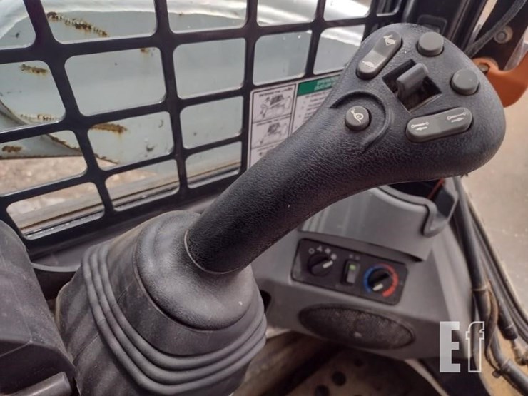 2021-bobcat-t870-image-12
