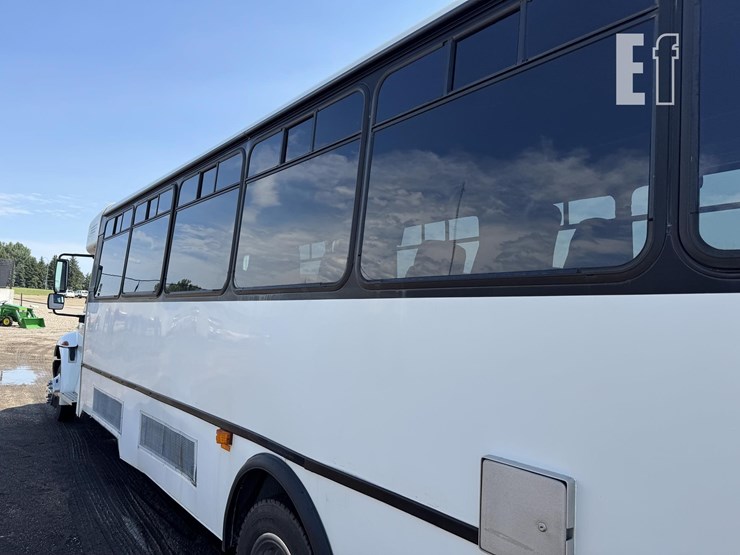 2008-international-bus-1049-image-11