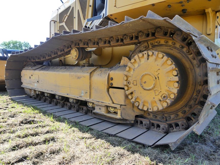 2020-caterpillar-d1-image-5