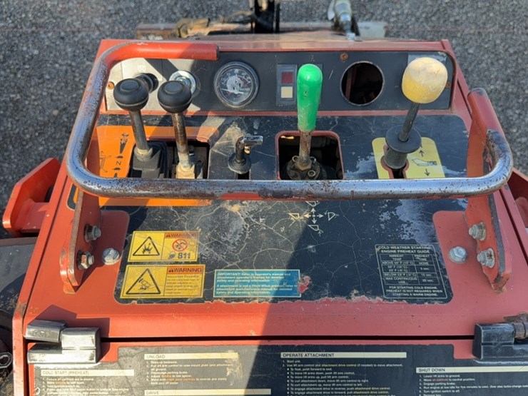 ditch-witch-sk750-image-9