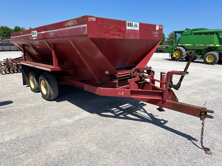 #202928-•-bbi-litter-spreader-image-1