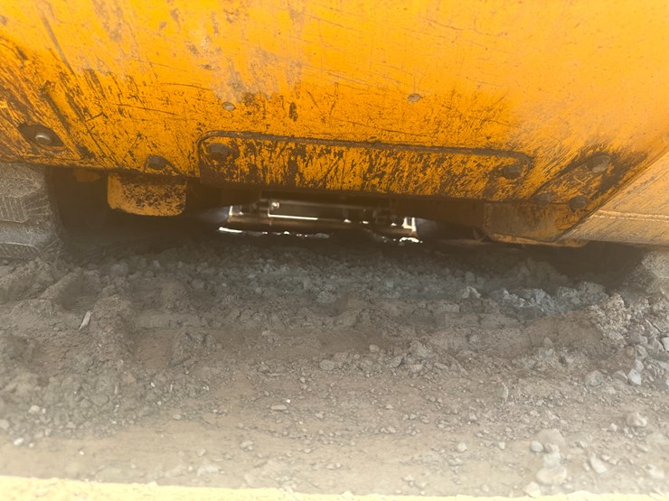 jcb-320t-image-15