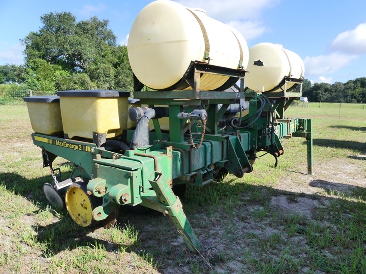 john-deere-7300-image-2