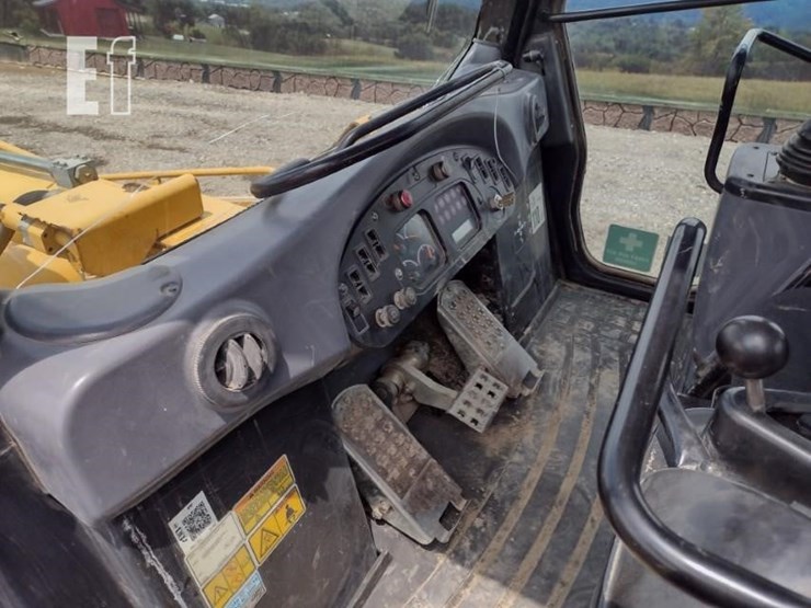 2005-caterpillar-963c-image-14