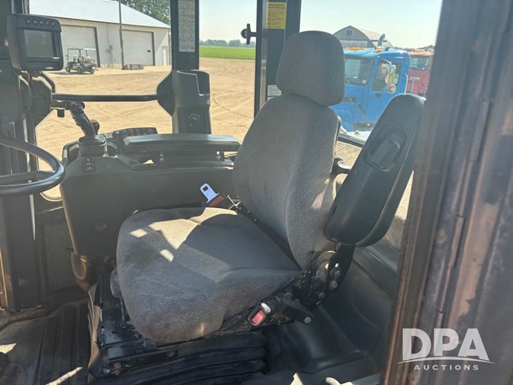2015-deere-624k-image-59