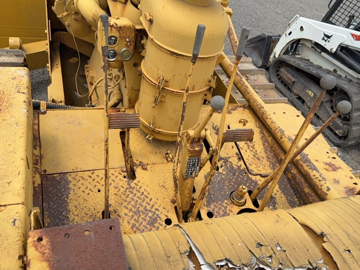 caterpillar-d7-image-15