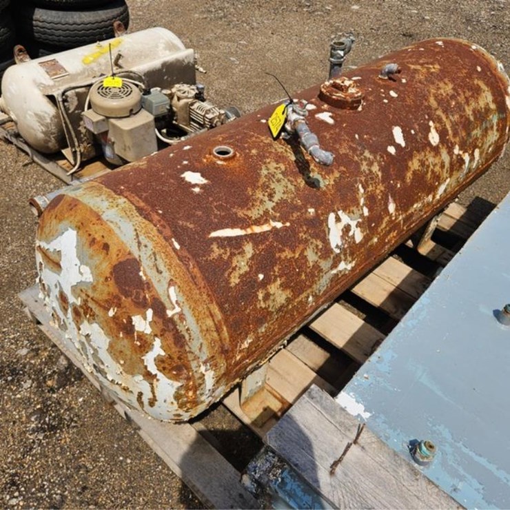 #2574 • Horizontal Air Tank