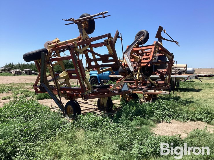 1981-versatile-noble-9600-9x6-sweep-blade-plow-image-7