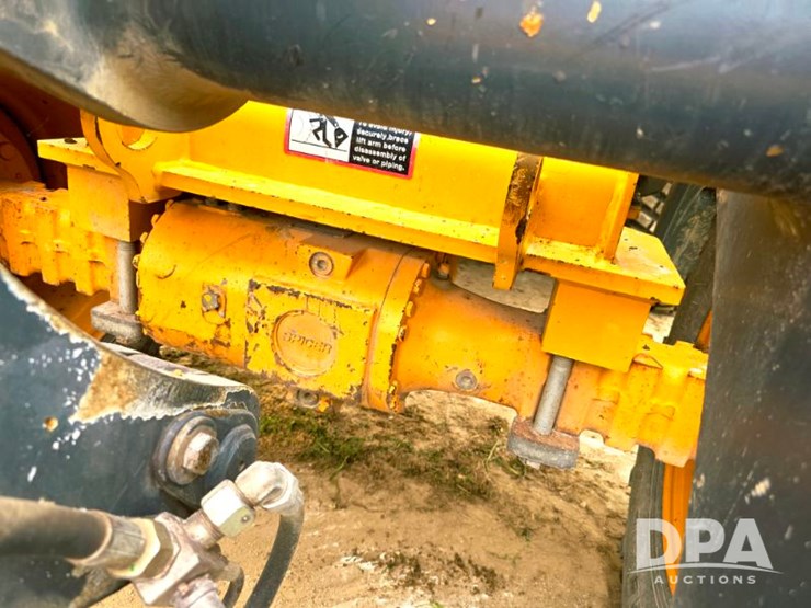 deere-244j-image-39