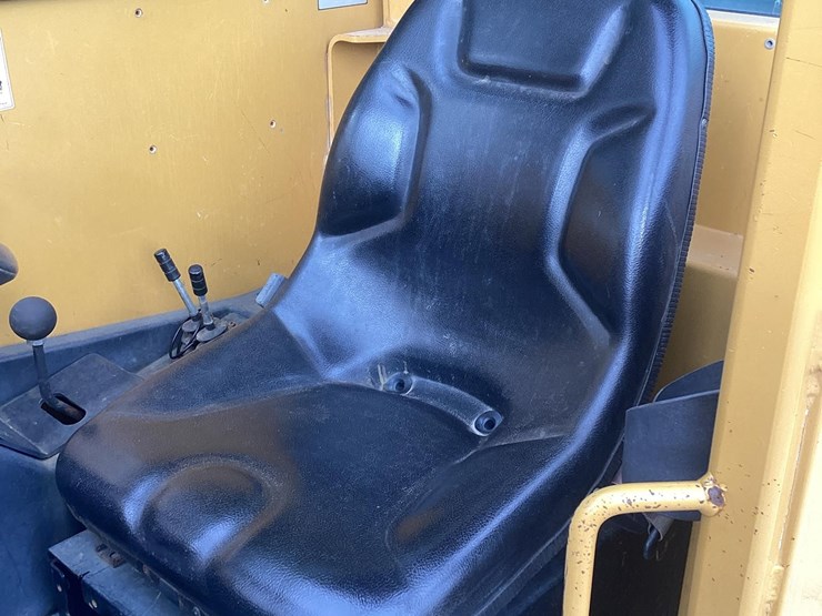 2010-caterpillar-tl943-image-11