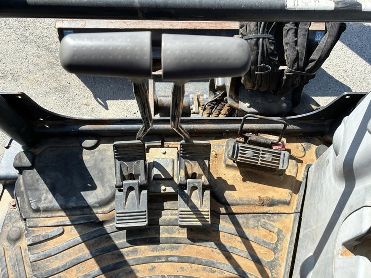 2021-deere-35g-image-17