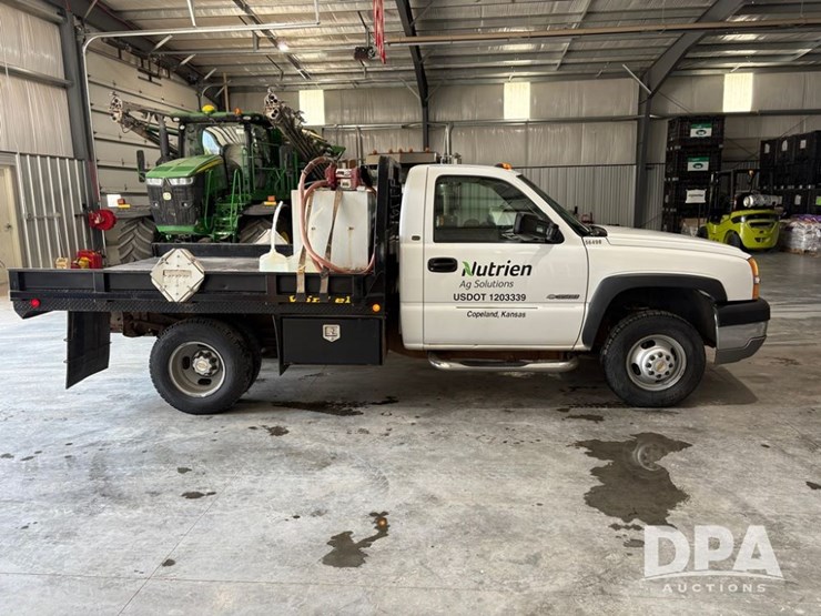 2003-chevrolet-3500-image-4