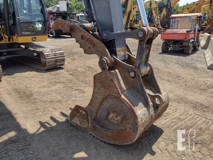 2019-deere-130g-image-17