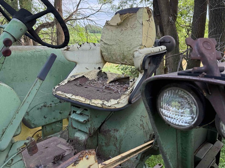 john-deere-3010-image-18