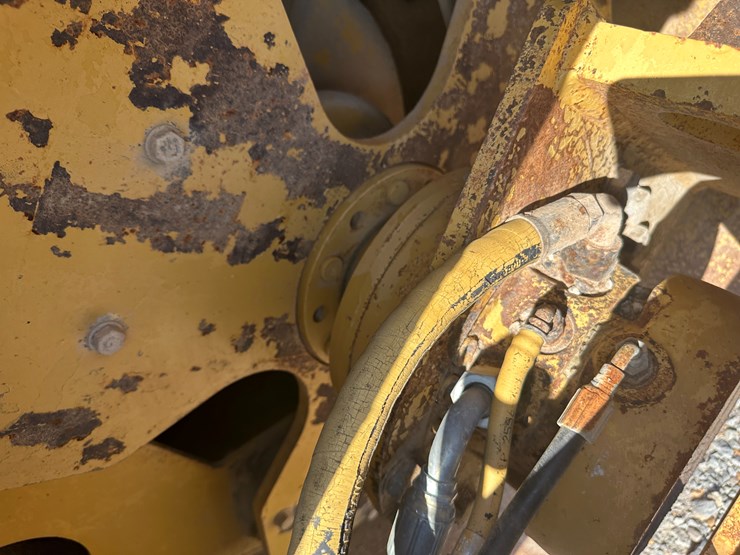 caterpillar-cb-434-image-5