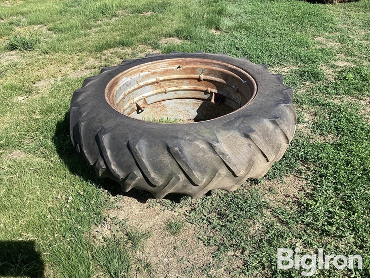 bfgoodrich-15.5-38-tire-&-wheel-image-1