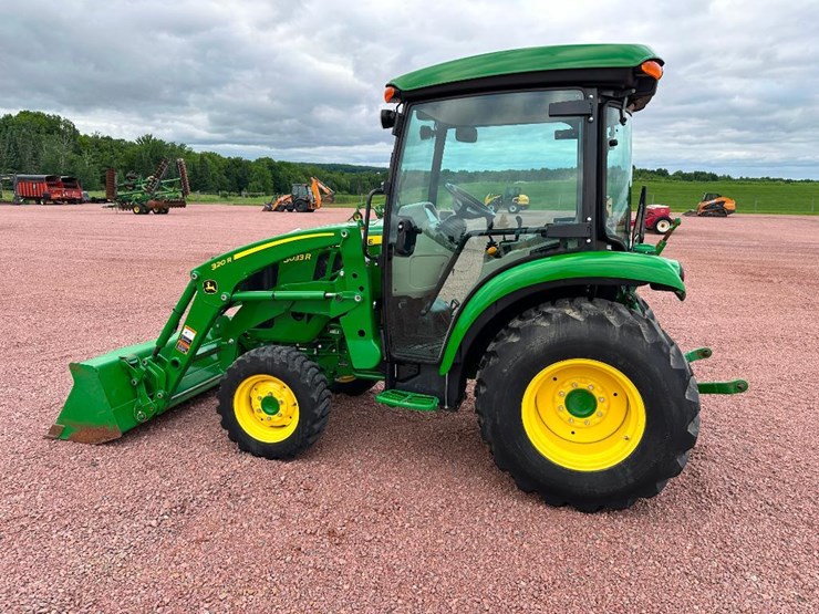 2022-john-deere-3033r-image-6