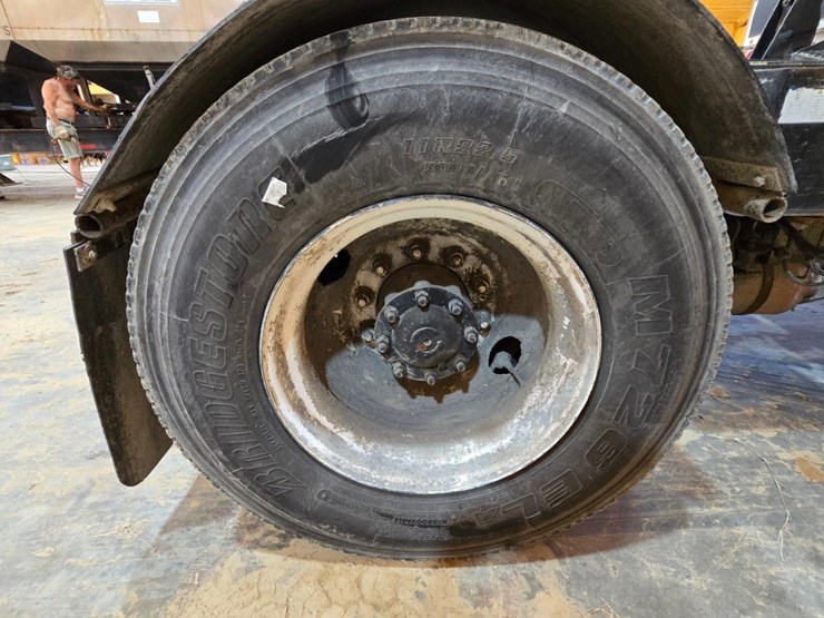 2004-capacity-tj7000-image-31