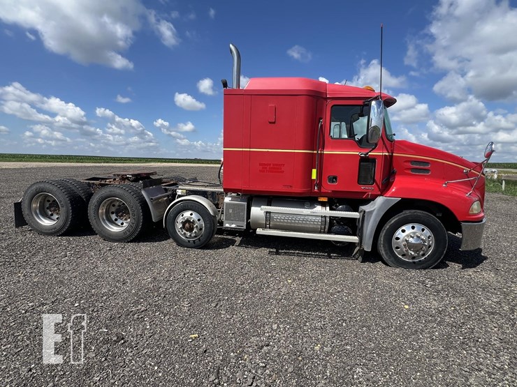 2007-mack-vision-cx613-image-4