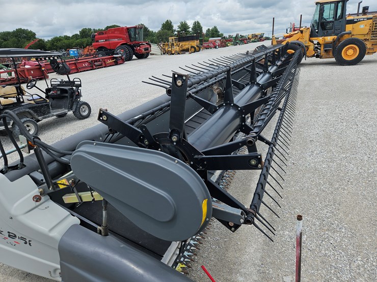 2014-gleaner-9250-image-2