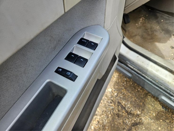 2011-ford-escape-image-14