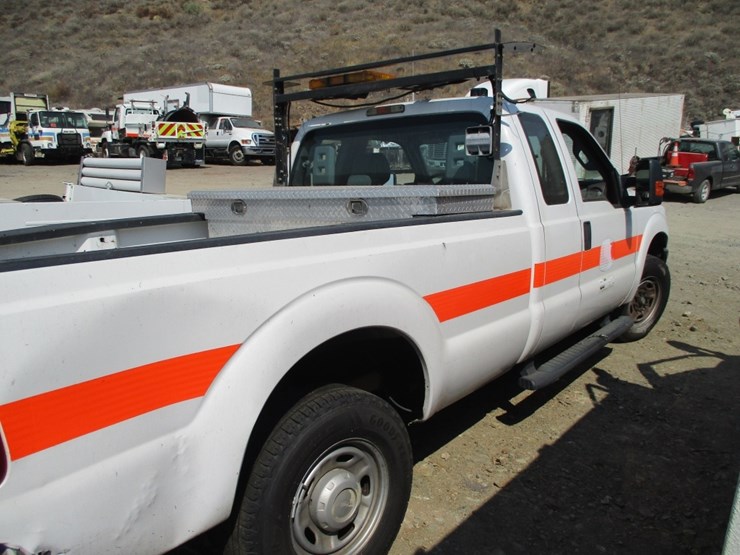 2015-ford-f250-xl-image-3