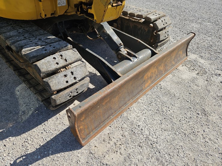2017-komatsu-pc88mr-10-image-22