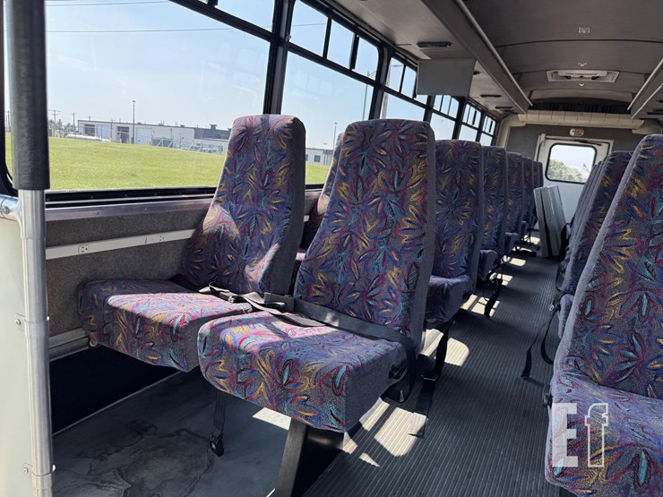 2008-international-bus-1049-image-21
